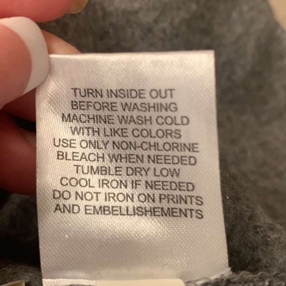 🆕OKC🏀THUNDER Gray Sparkly Sweatshirt Size Small Womens l🏀nba4her - Picture 10 of 13